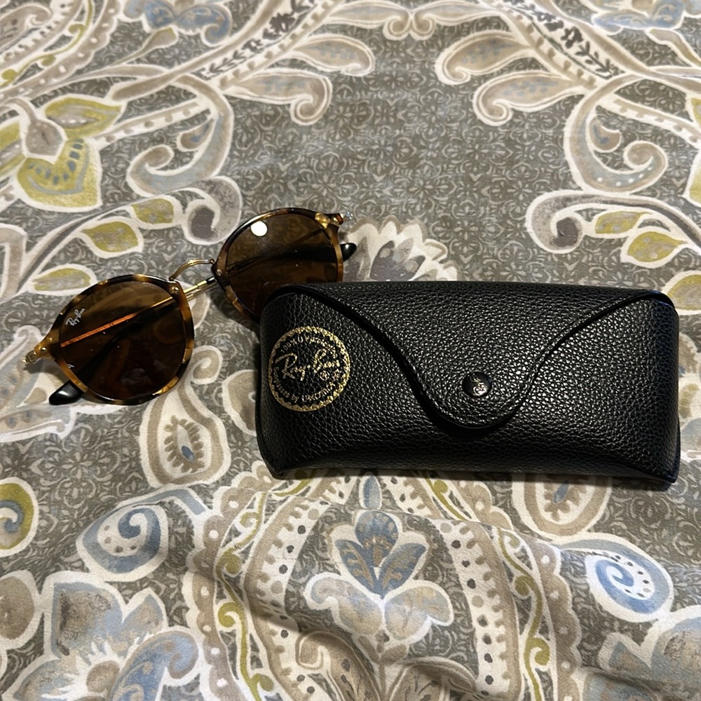 Authentic ray ban glasses